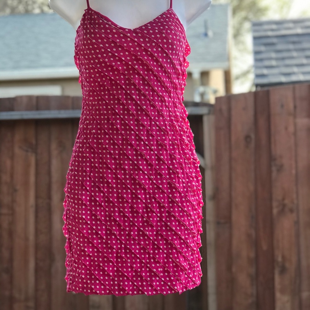 Point dress pink and dotted white
